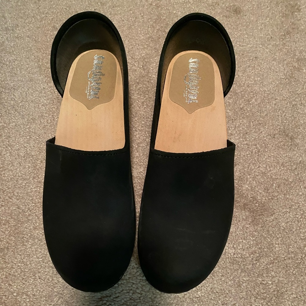 NEW WITHOUT BOX Sandgrens Low Brett, size 41, black nubuck.